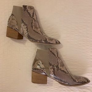 Chinese Laundry Snakeskin Booties Size 11